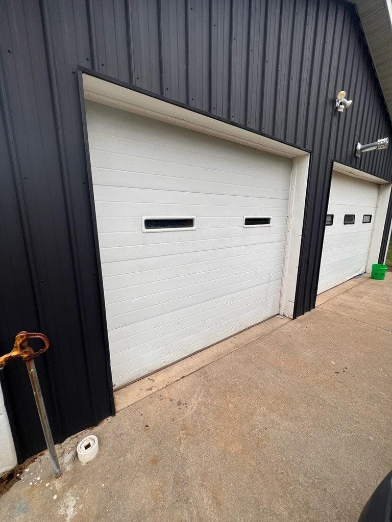Garage door service in Riverview, FL