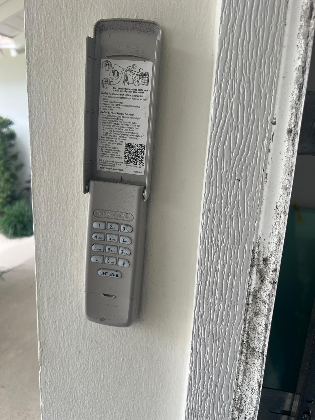 Garage door service in Plantation, FL