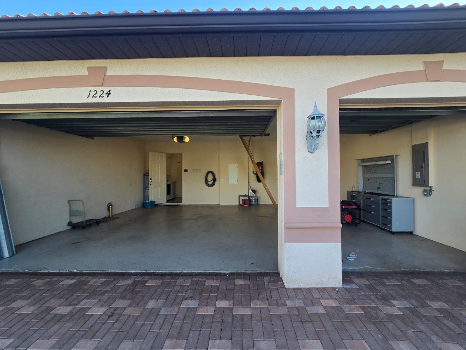 Garage door service in Arcadia, FL